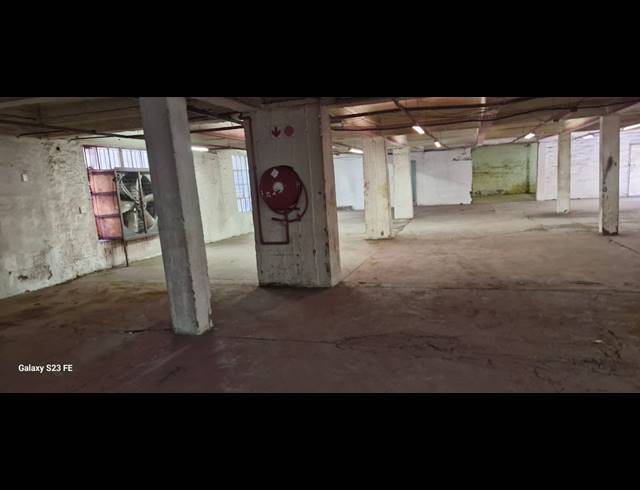 1,700M² WAREHOUSE FOR SALE IN VILLAGE MAIN